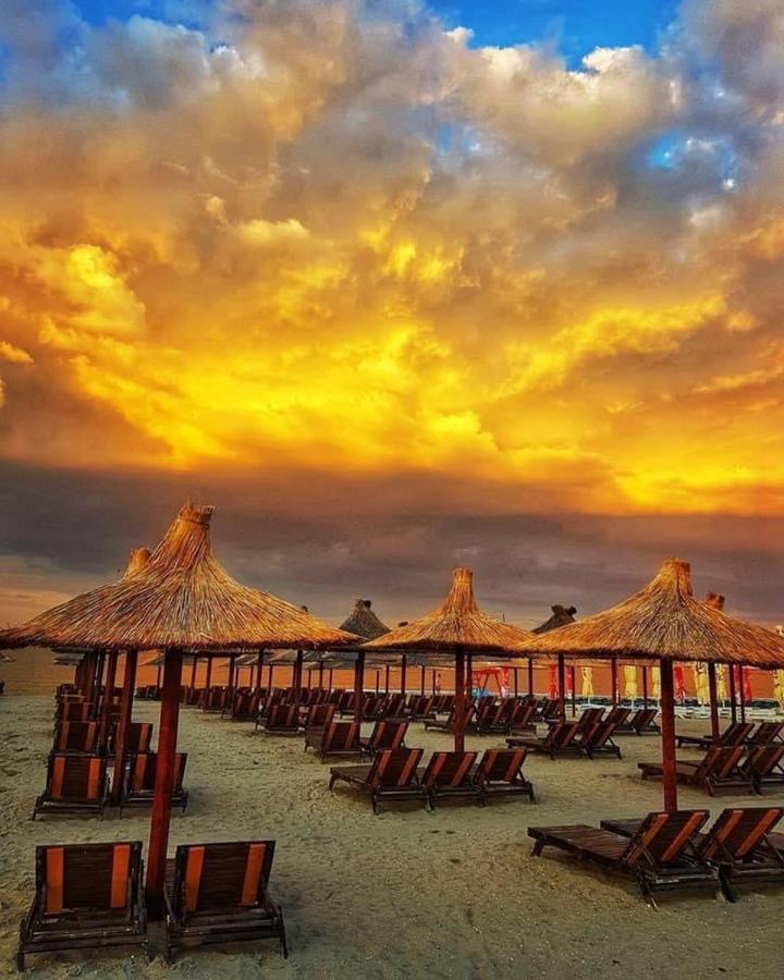 Wave 2 Mamaia Prima Linie Vedere La Mare 120Mp Năvodari Extérieur photo